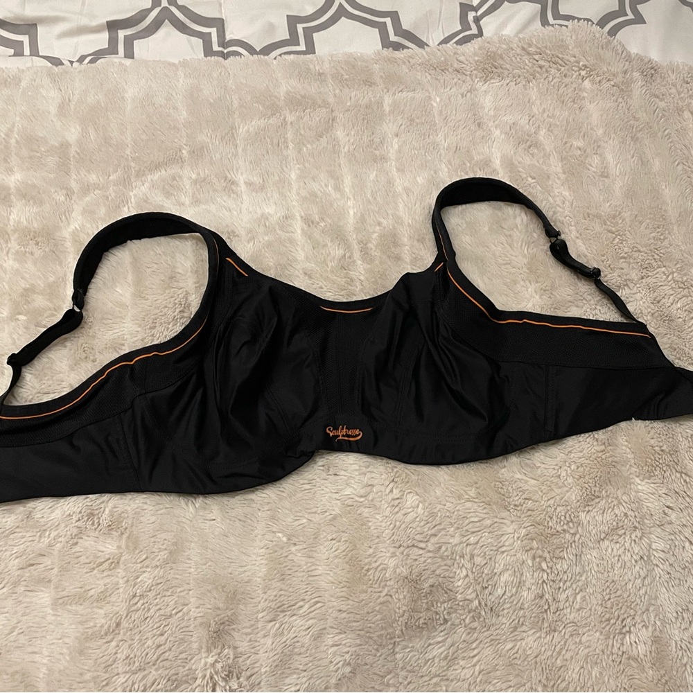 Sports bra - Picture 10 of 15